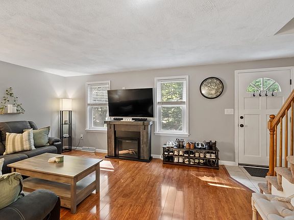 3rd image of 233 Oak Ridge Road #14