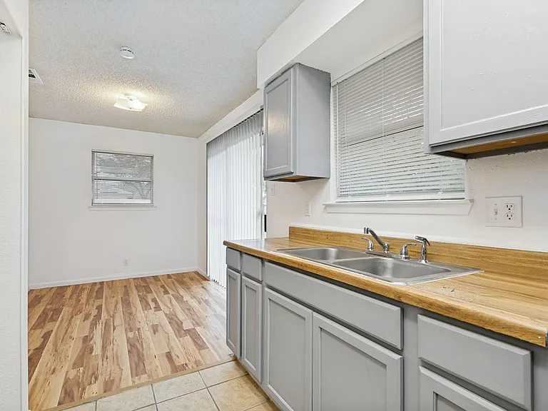 122 Surrels Ave — Photo 11