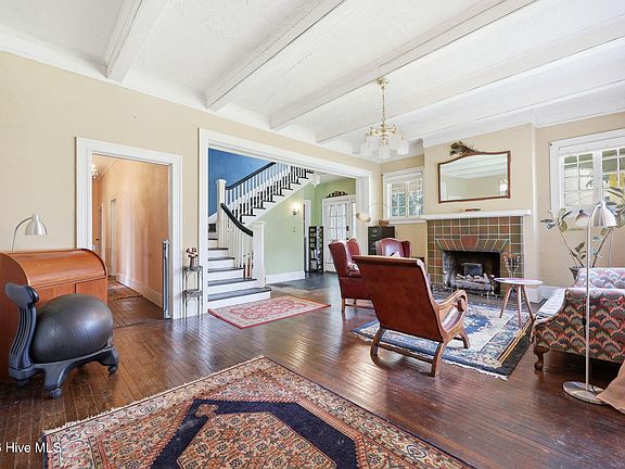 8th image of 707 W 4th Street