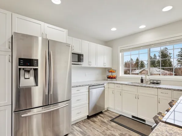 2133 Shannon Woods Way, West Kelowna, BC V4T 2R5