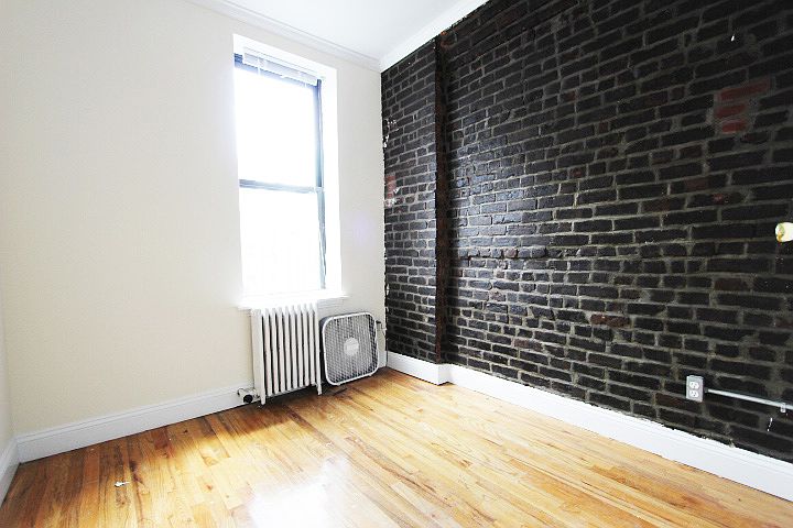 2nd image of 174 Hester St APT 8