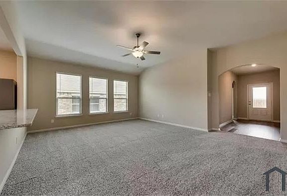4th image of 315 Golden Sands Ln