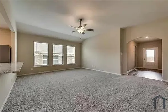 315 Golden Sands Ln — Photo 4