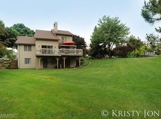 1634 Bluegrass Ct SE, Kentwood, MI 49546
