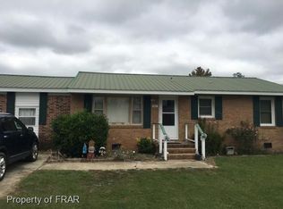 607 McInnis St, Pembroke, NC 28372