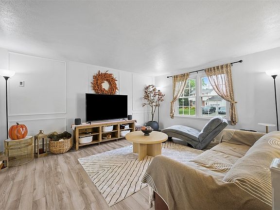 5th image of 210 Wyndmere Dr