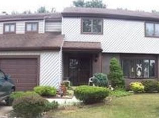 13 Regulus Dr, Turnersville, NJ 08012