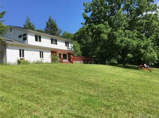 28 Hemlock Rd, Roxbury, CT 06783