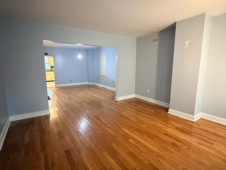 423 Woodland St — Photo 3