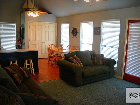 4th image of 947 Melody Ln