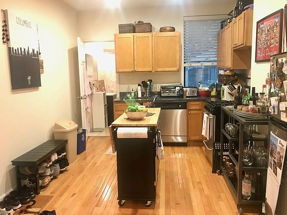 4th image of 323 E 10th St APT 8