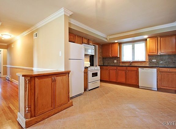 3rd image of 10535 S Highland Ave