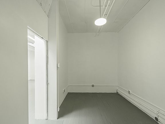 3rd image of 20 Murray St #N5