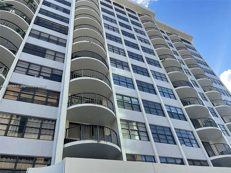 66 N Valencia Ave #Penthouse 2A — Photo 26