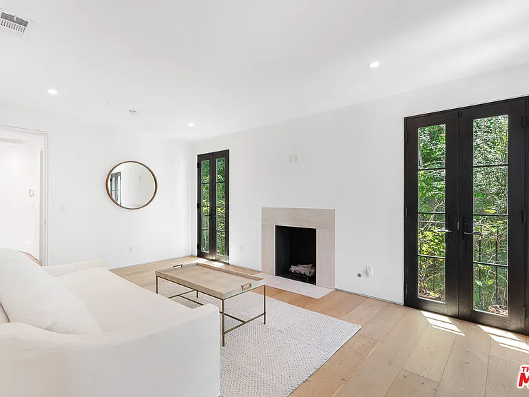 1001 Hanover Dr — Photo 25