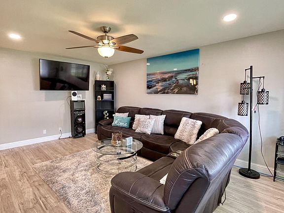 3rd image of 647 Wanzia Ct