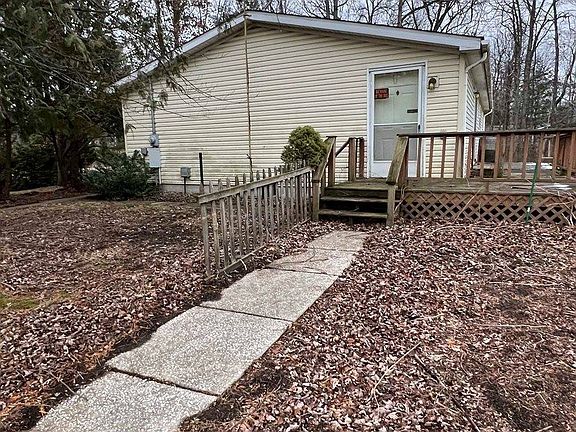 3rd image of 433 W Love Rd