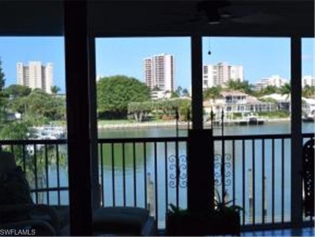 1st image of 910 Huron Ct Unit 302