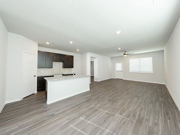 5th image of 15634 Buffalo Meadow Ct