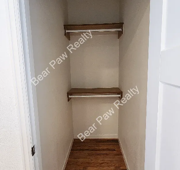 1007 W 29th St — Photo 15