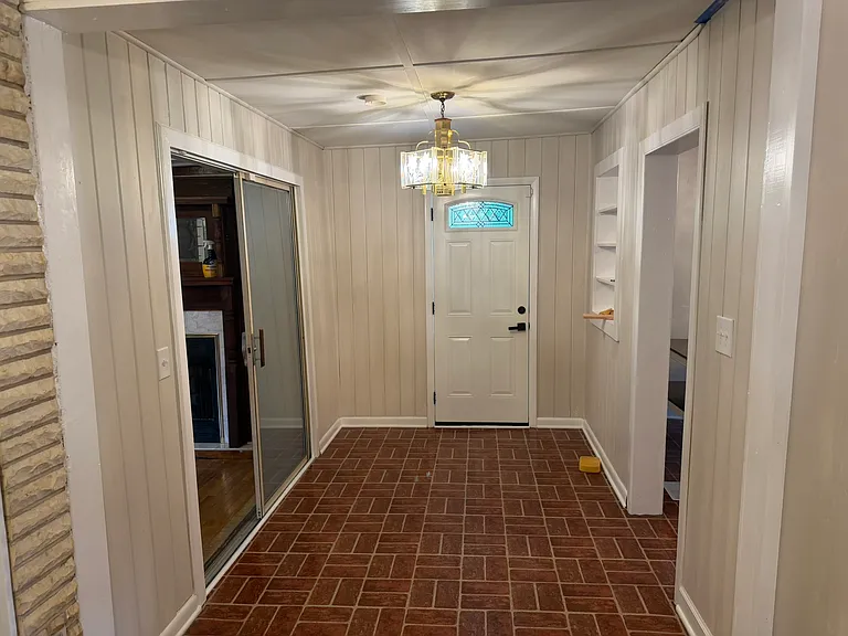 127 Longview Dr — Photo 8