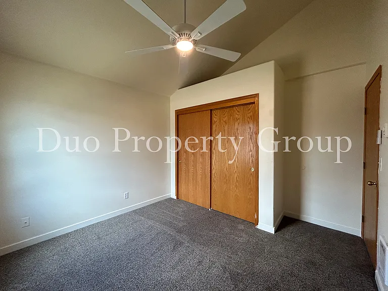 603 S 41st Ct — Photo 16