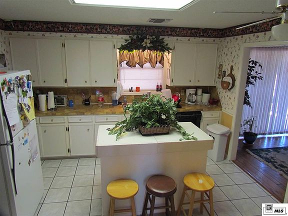 4th image of 130 Northwood Dr