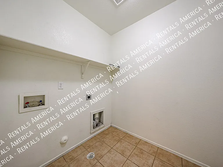 1356 E Clifton Ave — Photo 27