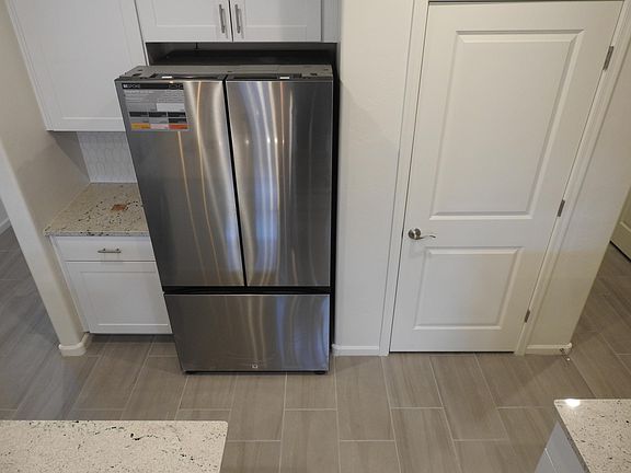 Coffee Bar, Pantry, Island Kitchen