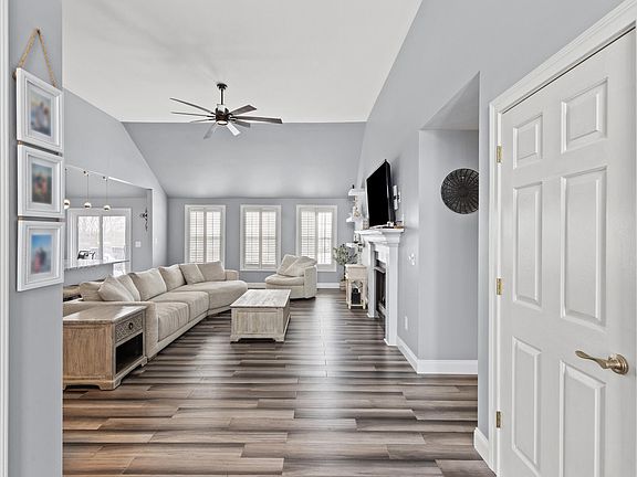 2nd image of 125 Gleneagles Blvd
