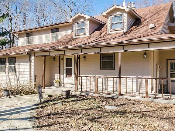 2nd image of 2131 Chael Dr NE