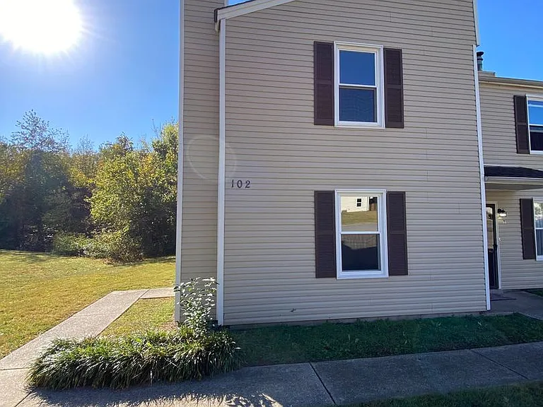 102A Kingsbury Ct — Photo 1