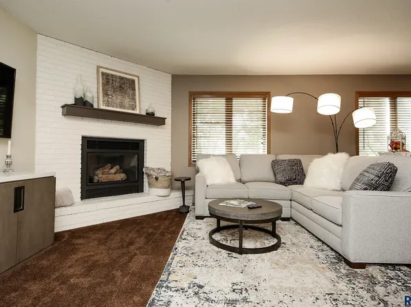 1729 N Tahoe Trl, Sioux Falls, SD 57110
