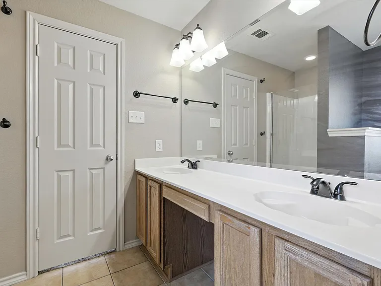 6012 Parkplace Dr — Photo 18