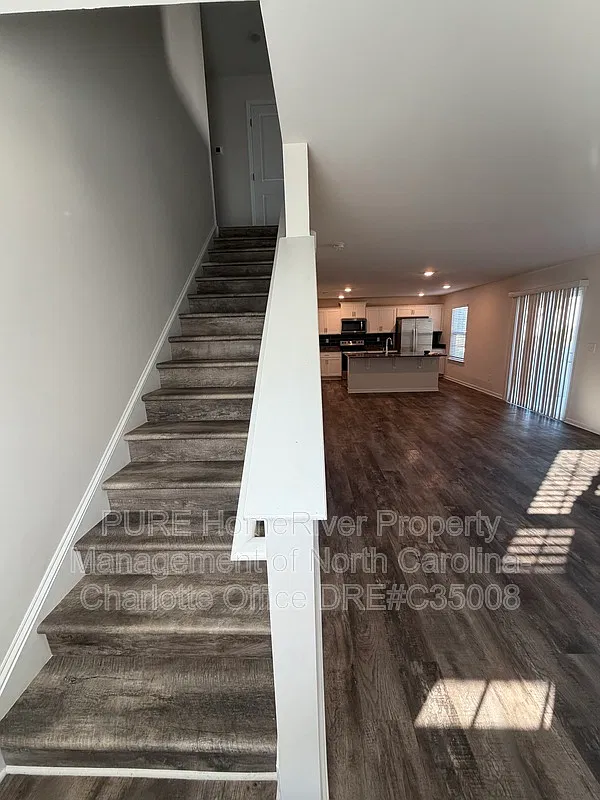 3 bed, 2.5 bath, 2164 sqft, $2,150 — Photo 4