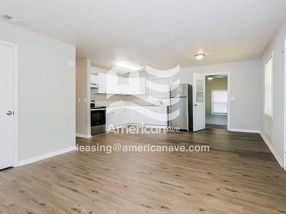 556795_003_wm_-_living_room_12970218.jpg