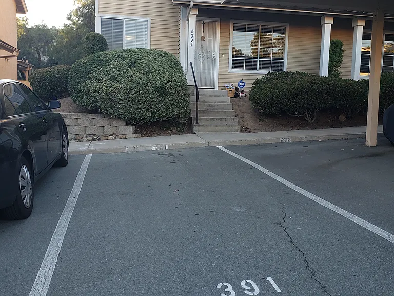 2091 Manzana Way — Photo 2