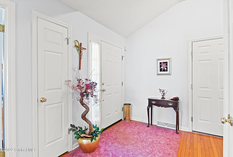 4th image of 11 Grooms Pointe Drive