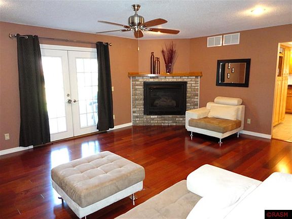 4th image of 209 Chancery Ln