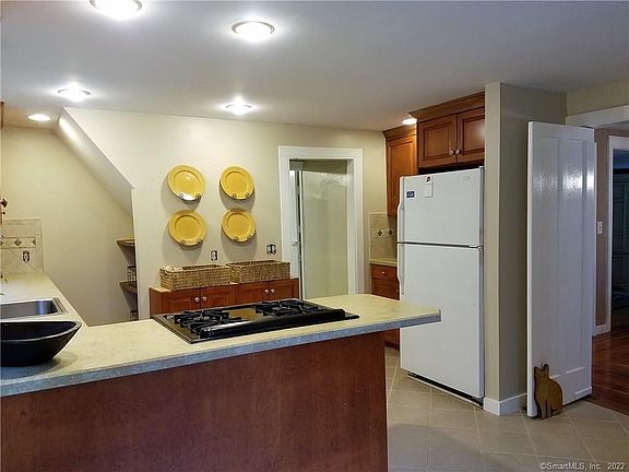 5th image of 111 North St