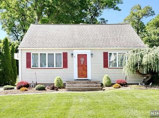 71 Zimmer Ave, Midland Park, NJ 07432