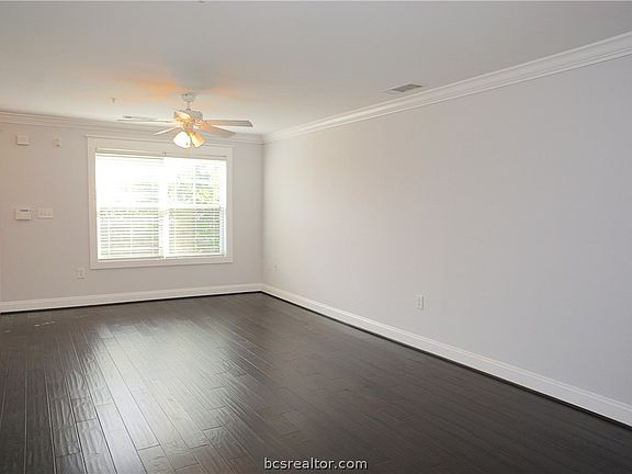 4th image of 1725 Harvey Mitchell Unit 123