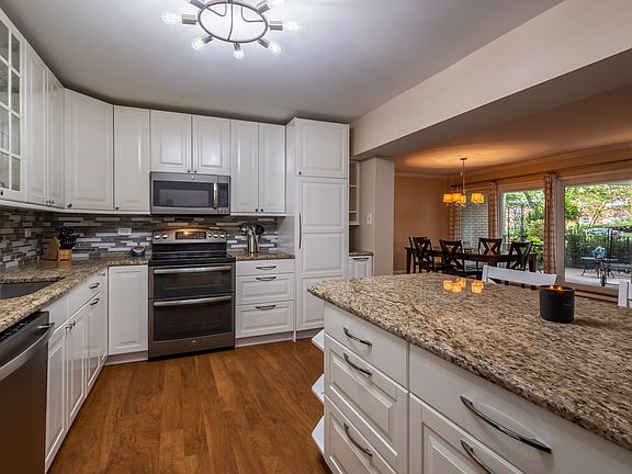 2nd image of 415 Franklin Ave APT 1A