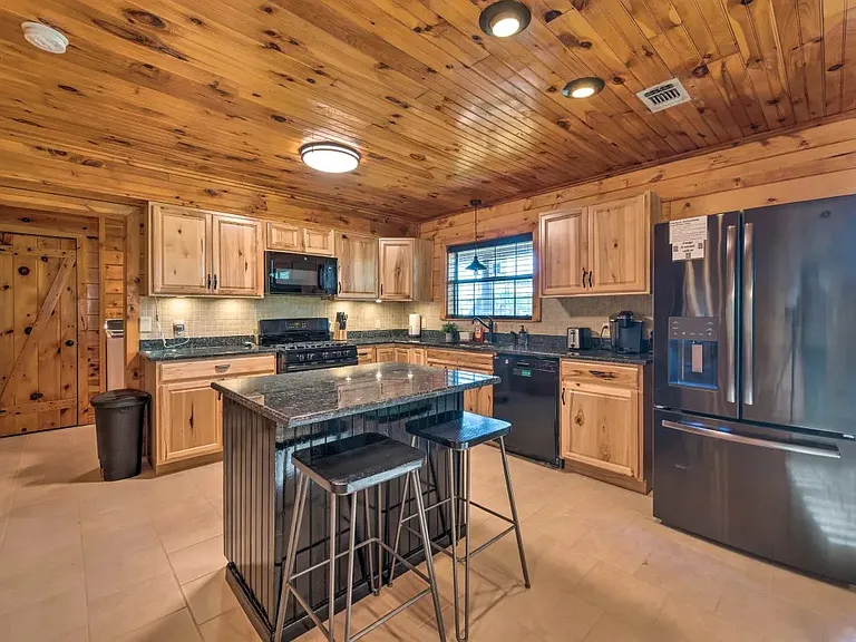 799 Lilac Rd — Photo 4