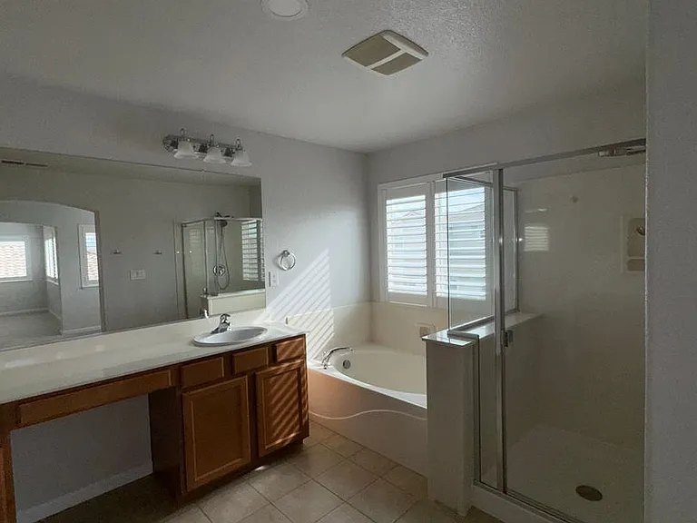 7916 Splendid Way — Photo 24
