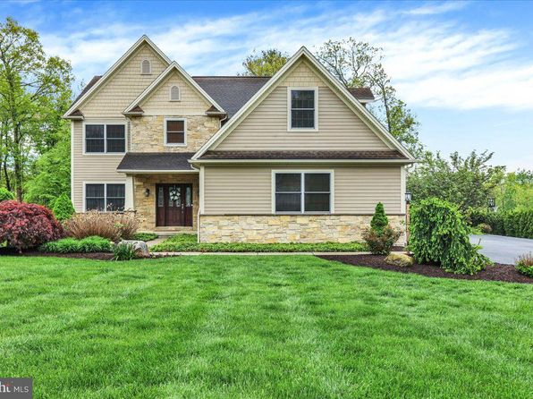 119 Woodview Dr, Orwigsburg, PA 17961