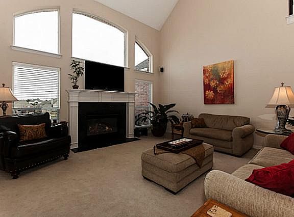 5th image of 1405 Clubhill Dr