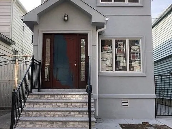 6324 Saunders St, Rego Park, NY 11374