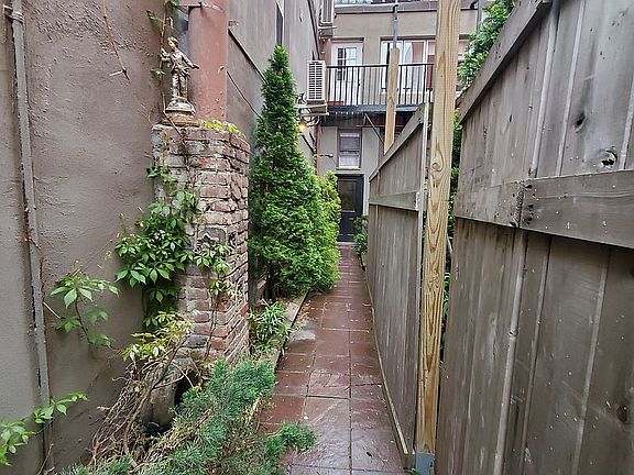 4th image of 85 Clay St