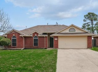 402 Wheat Valley Blvd, Venus, TX 76084